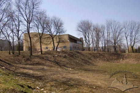 Вул. В. Великого, 14а. Вигляд на східний та північний фасади