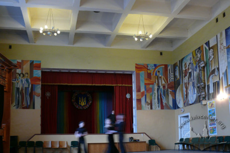 Вул. Личаківська, 99. Інтер'єр. У будинку повинен був відкритись у 1939 р. кінотеатр "Патрія". Однак через початок Другої світової війни кінотеатр так і не запрацював.