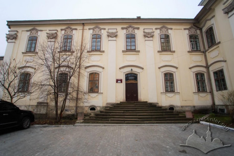 Вул. Тершаковців, 9. Західний фасад корпусу колишнього монастиря