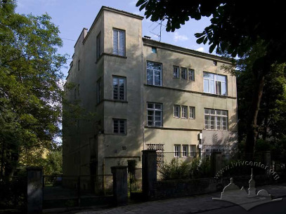 Vul. Kotliarevskoho, 55. The main facade