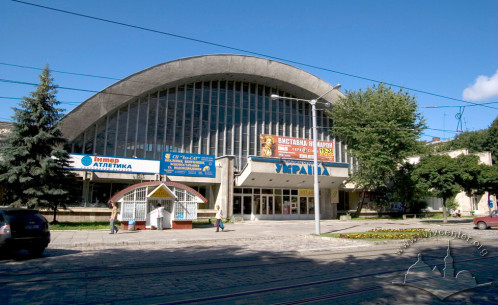Vul. Melnyka, 18. View of the sports building main facade