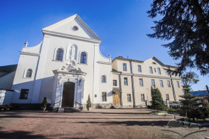 Вул. Тараса Бобанича "Хаммера", 1 – церква Адвентистів Сьомого Дня (кол. костел Непорочного Зачаття)