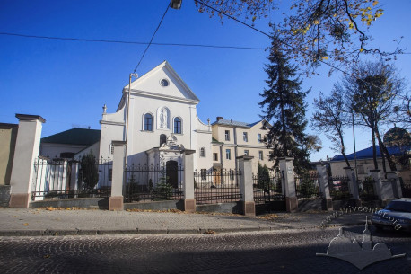 Vul. Korolenka, 1.