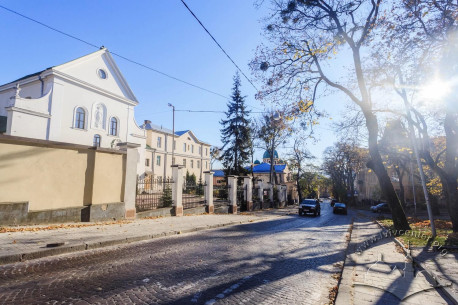 Vul. Korolenka, 1.