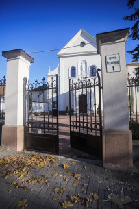 Vul. Korolenka, 1. Main entrance to the territory