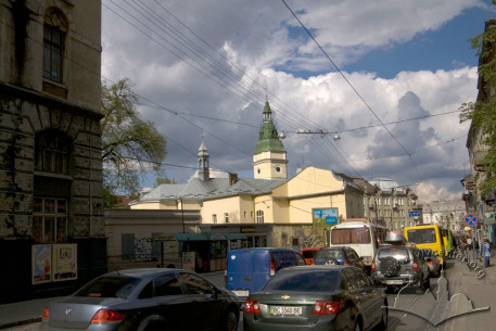 Vul. Horodotska, 32. A view from the southwest
