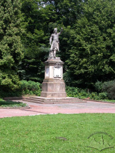 Stryiskyi Park:  Jan Kiliński Memorial.