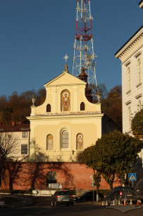 Vul. Kryvonosa, 1. The church building as seen from vul. Vynnychenka