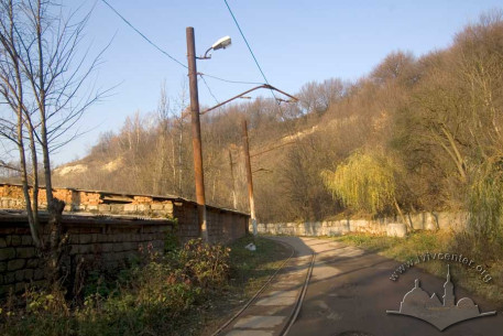 Kortumova Hora Park, view from Tatarbunarska Street, cliff on the western slope of the hill.