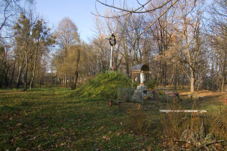 Kortumova Hora Park, eastern edge, entrance from Eroshenko Street.