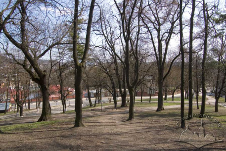 Eastern slope of the hill toward Kleparivska Street.  Below Execution Hill – Krakivskyi Market, former territory of an old Jewish cemetery
