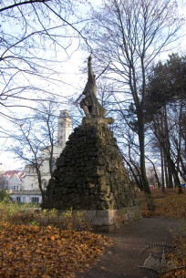 Bartosz Głowacki Memorial, view from the west