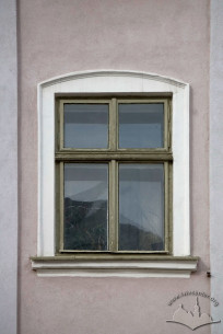 Pl. Rynok, 30. A 3rd floor window