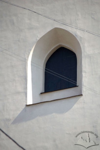 Pl. Katedralna, 1. 5th story lancet window on the bell tower