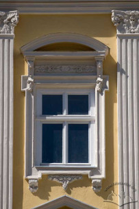 Pl. Rynok, 34. A 3rd floor window