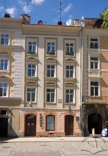 Pl. Rynok, 35. View of the main facade