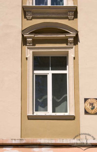 Pl. Rynok, 35. A 2nd floor window