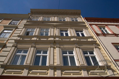 Pl. Rynok, 37. A part of the main facade