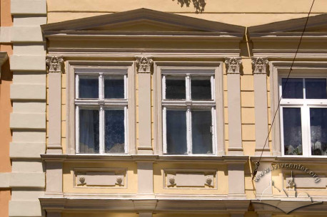 Pl. Rynok, 37. The 3rd floor windows