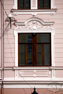 Pl. Rynok, 39. A 2nd floor window