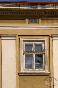 Pl. Rynok, 41. A 4th floor window