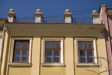 Pl. Rynok, 42. View at the 3rd floor windows