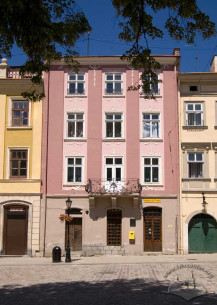 Pl. Rynok, 43. View of the main facade