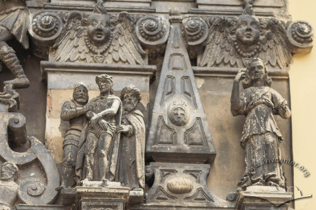 Каплиця Боїмів на пл. Катедральній, 1. Деталь фасаду