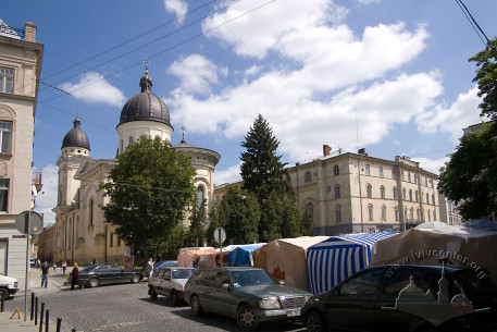 Vul. Krakivska, 21. A view from the west.