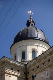 Vul. Krakivska, 21. Dome above the crossing