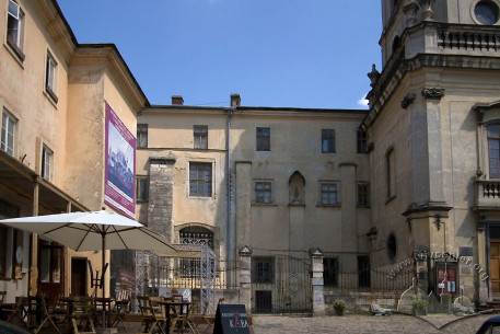 Pl. Muzeina, 1. Former monastery as seen from vul. Fedorova