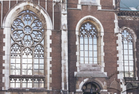 Pl. Kropyvnytskoho, 1. Part of the northern facade. On the left, the transept window