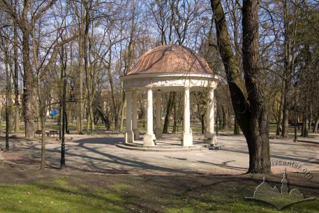 Ivan Franko Park, early 19th century rotunda, located at park center.