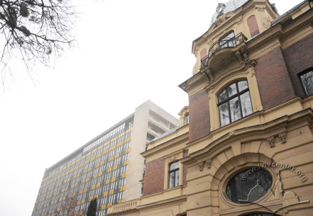 Vul. Mateika, 4. Neobaroque villa and modernist "Dnister" hotel building