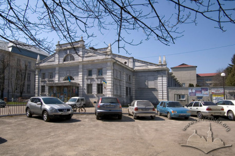Vul. Henerala Hrekova, 1. General view of the sports building.