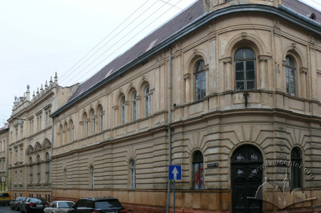 Vul. Dudaieva, 8. Fragment of the building's corner part and the facade on the side of Kovzhuna street.