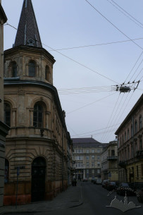 Vul. Dudaieva, 8. Perspective view of Dudaieva street. The Lviv Region Prosecutor General's Office building is seen on the background.