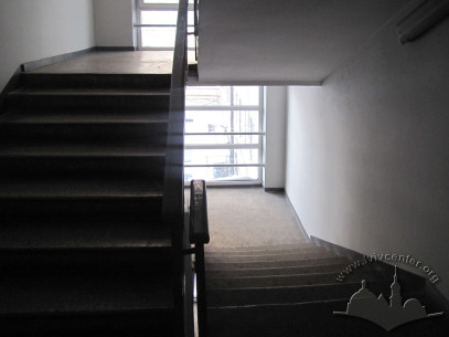 Vul. V. Velykoho, 2. Staircase