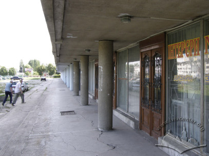 Vul. V. Velykoho, 2. Main Entrance