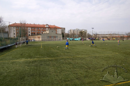 Vul. Kniahyni Olhy, 1-3. View of the stadium from the Kulykivska street.