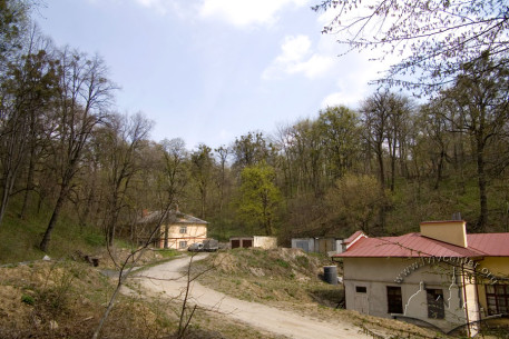 Вул. Лисенка, 23а. Територія північніше будинку