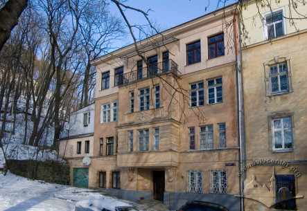 Vul. Kniazha, 16. The main facade