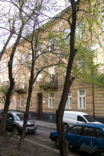Вул. Севастопольська, 6. Вид на головний фасад