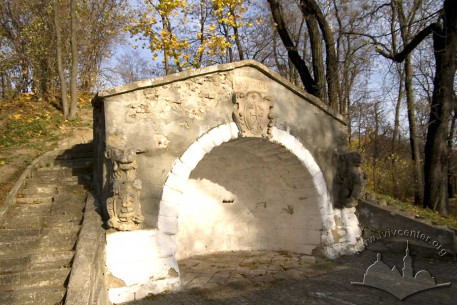 Vysoky Zamok Park; the artificial grotto.