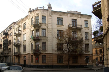 Вул. Кониського, 4а. Загальний вигляд будинку