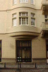 Prosp. Shevchenka, 27. Detail of the facade facing vul. Hertsena
