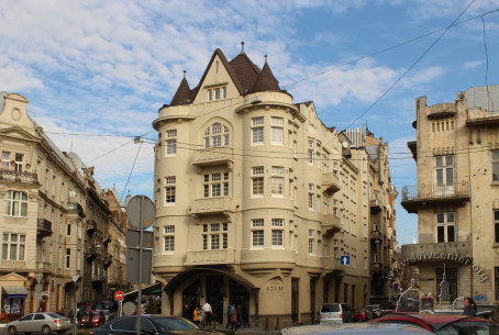 Prosp. Shevchenka, 27. View of the building from soutwestern side
