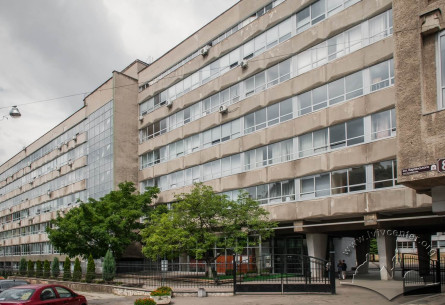 Вул. Карпінського, 6. Південно-східний фасад корпусу №2