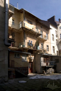 Vul. Tuhan-Baranovskoho, 14. The rear facade