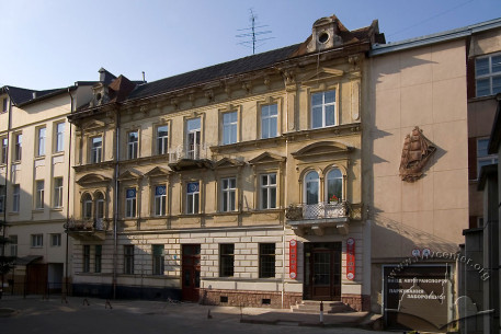 Vul. Tuhan-Baranovskoho, 14. A view from the northwest